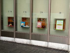 アビスタガラス展示ケース2枚目