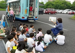 そよかぜおはなしタイムの様子