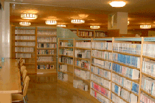 ティーンズコーナー　市民図書館（アビスタ内）の様子